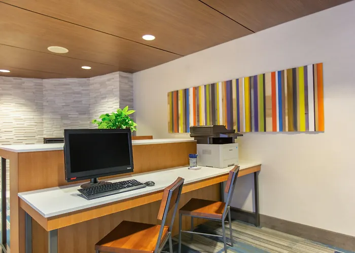 Express By Ihg Hotel 2*