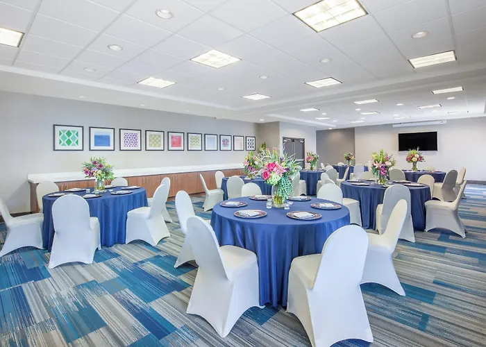 Hotel Express By Ihg Surprise